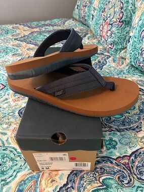 Bass Brown Footbed with Navy Straps Men's Flip Flops